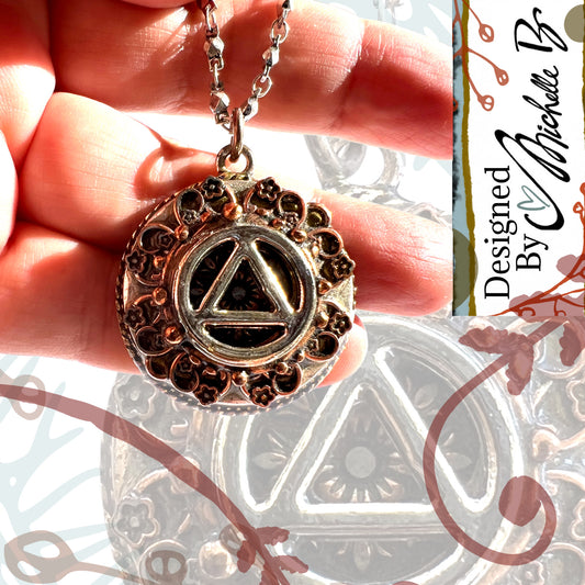 Floral Center Peace Pendant Necklace